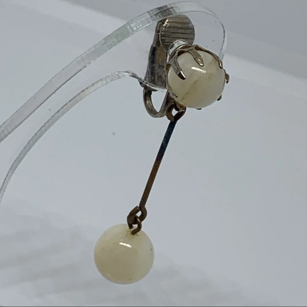 Vintage “Pearl” earrings